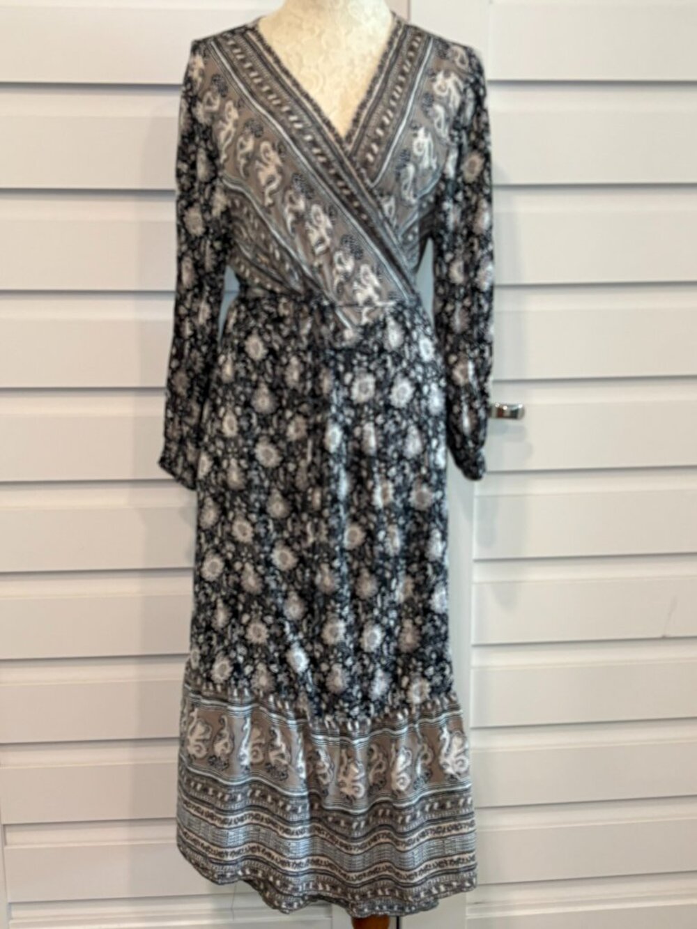 Lucky Brand Black White Paisley Floral Boho Festival Beth Dutton Wrap Midi Dress - Picture 6 of 14